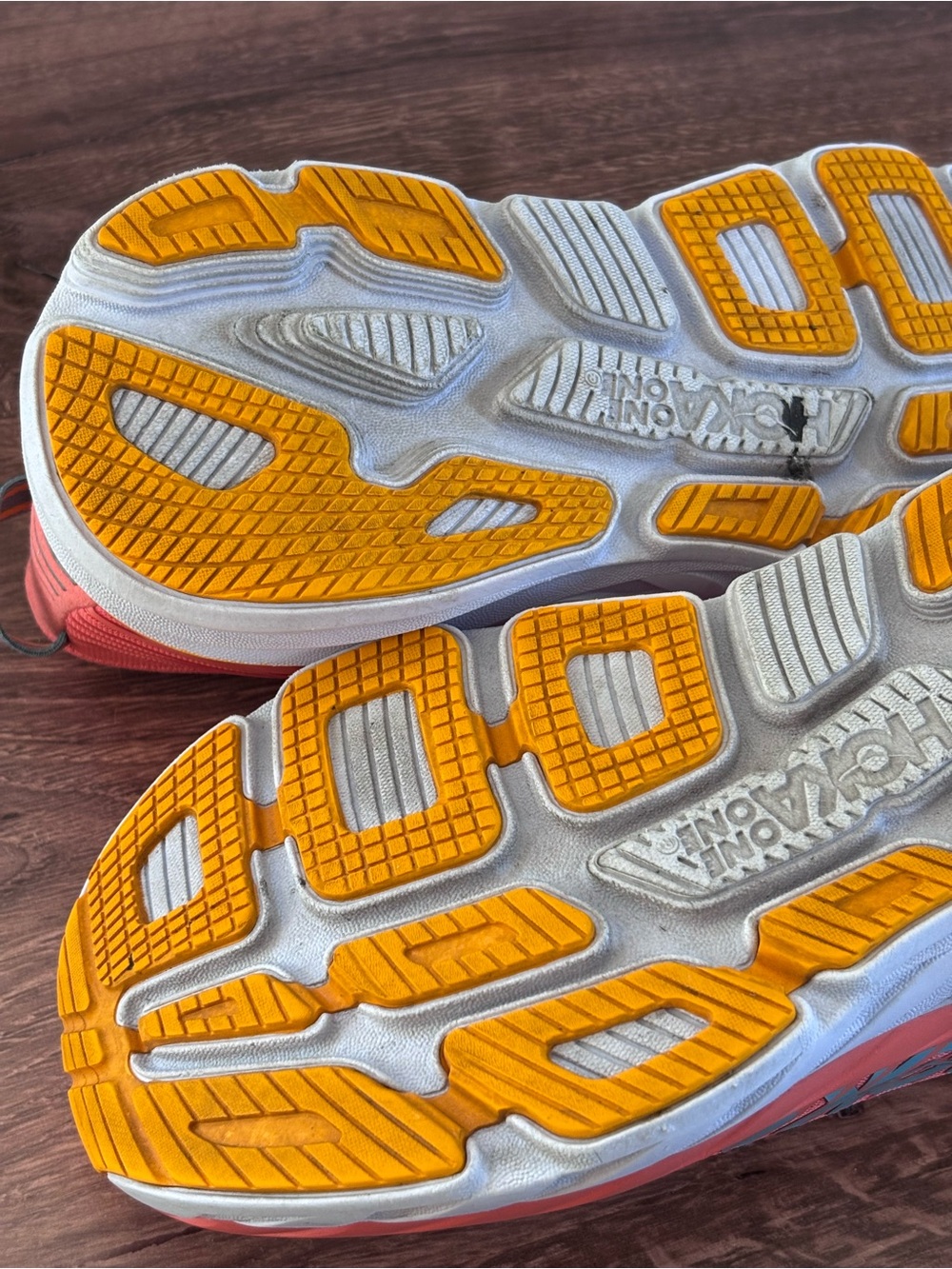HOKA Bondi 7 Women’s Size 8 Coral Cushioned Running Shoes - Picture 5 of 12